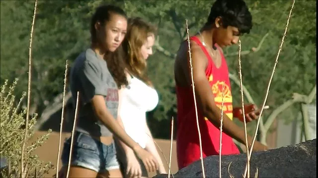 Joven asiática chupa una lesbianas españolas videos polla gorda con gusto