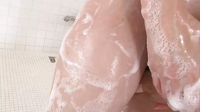 Impresionante xporno en español Tina en la piscina se masturba