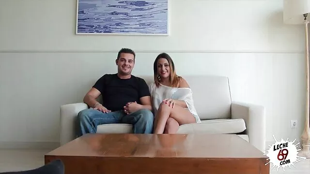 Viendo porno porno completo español y acariciando su polla