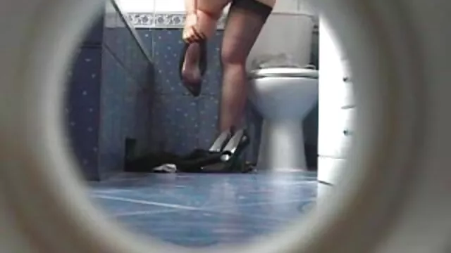 Los paparazzi no podían soñar con esto, la glamorosa perra mostró accidentalmente porno con audio español sus pechos
