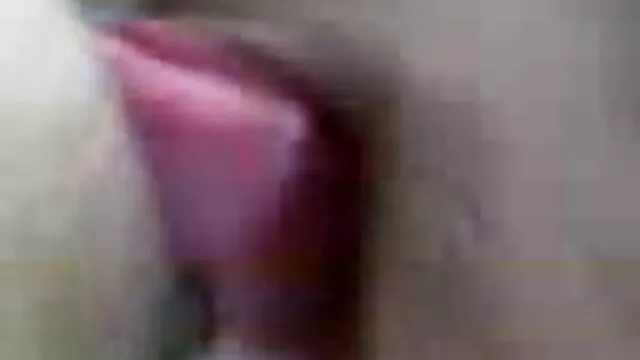 Se desnuda con eficacia, dispara a los ojos y se lame los labios con pornoen español tanta dulzura que seduce a dos amigas de una sola vez.