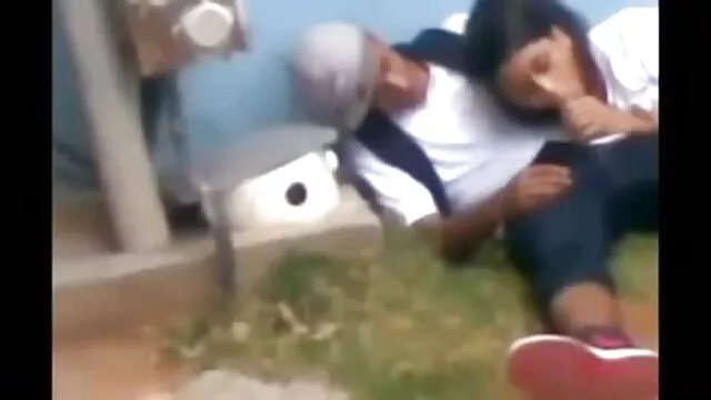 Estudiante cachonda saltó parejas y follada xxx españolas por dinero con un vecino
