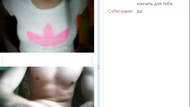 El tío se folló videos pormos en español a la rubia en el bosque y le dio semen