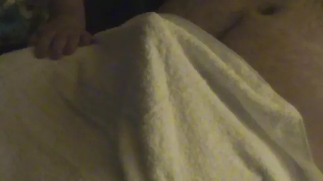Joven porno hablado en espanol lesbiana Jenna Sativa acaricia suavemente el dulce coño de la rubia