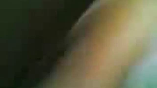 Empujó hacia atrás las ver video porno gratis en español bragas e insertó a Angelica en el coño