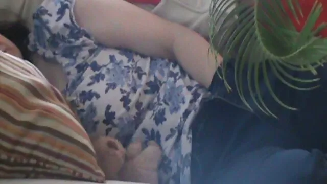 Joven ama de llaves lesbiana folla con la esposa del porno en español subtitulado dueño en sexo lésbico