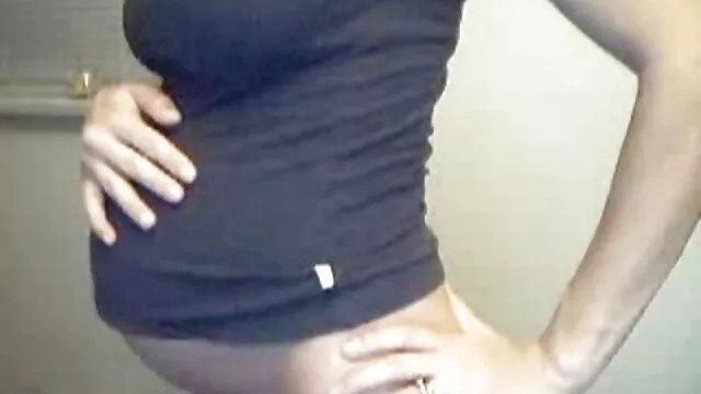 La chica es tirada enérgicamente por dos matones justo en el casting, y no les importa para nada que no tenga experiencia, solo los enciende y la videos pornos traducidos en español golpean con un brillo