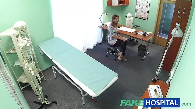 Habiendo bebido a xxx gays español la estudiante con vino, el tío adulto comenzó a amasar las pequeñas tetas de la bella, de las cuales ella estaba muy emocionada, fluía y quería sexo con un hombre experimentado.
