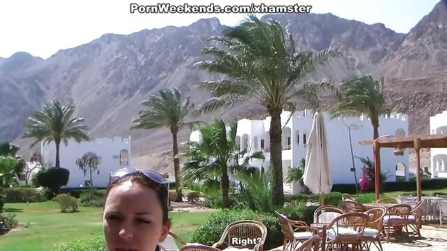 Belleza se videos de maduras españolas follando masturba en el sofá