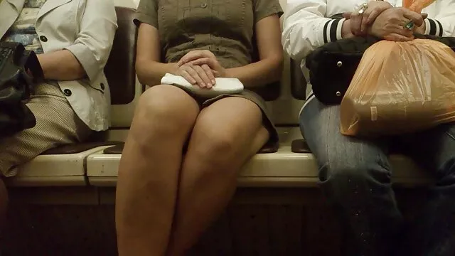 Una linda perra se mete juguetes lesbianas en español videos en el coño