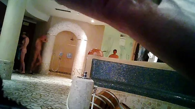 Una pelirroja de hermoso culo folla con pornoen español un buen chico