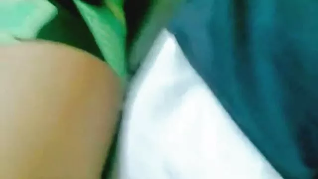 Ellen Saint tiene un orgasmo xvídeo en español con sus propios dedos