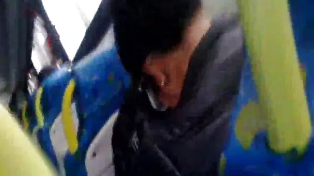 Filmando con cámara pormo español oculta en el baño del club, el video más popular es un chico y una chica rubia para freír con fuerza